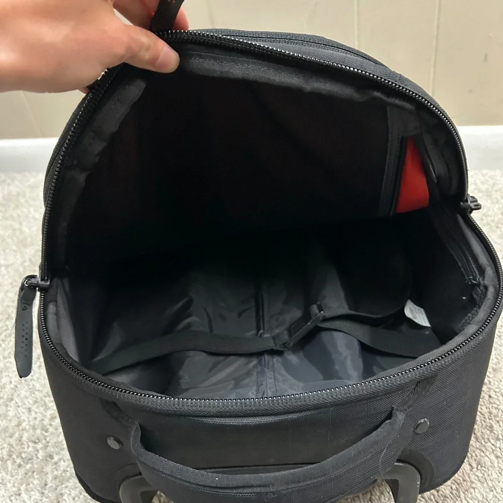 Nike Rolling Suitcase Large Black Minnesota Gophers Luggage Cordura